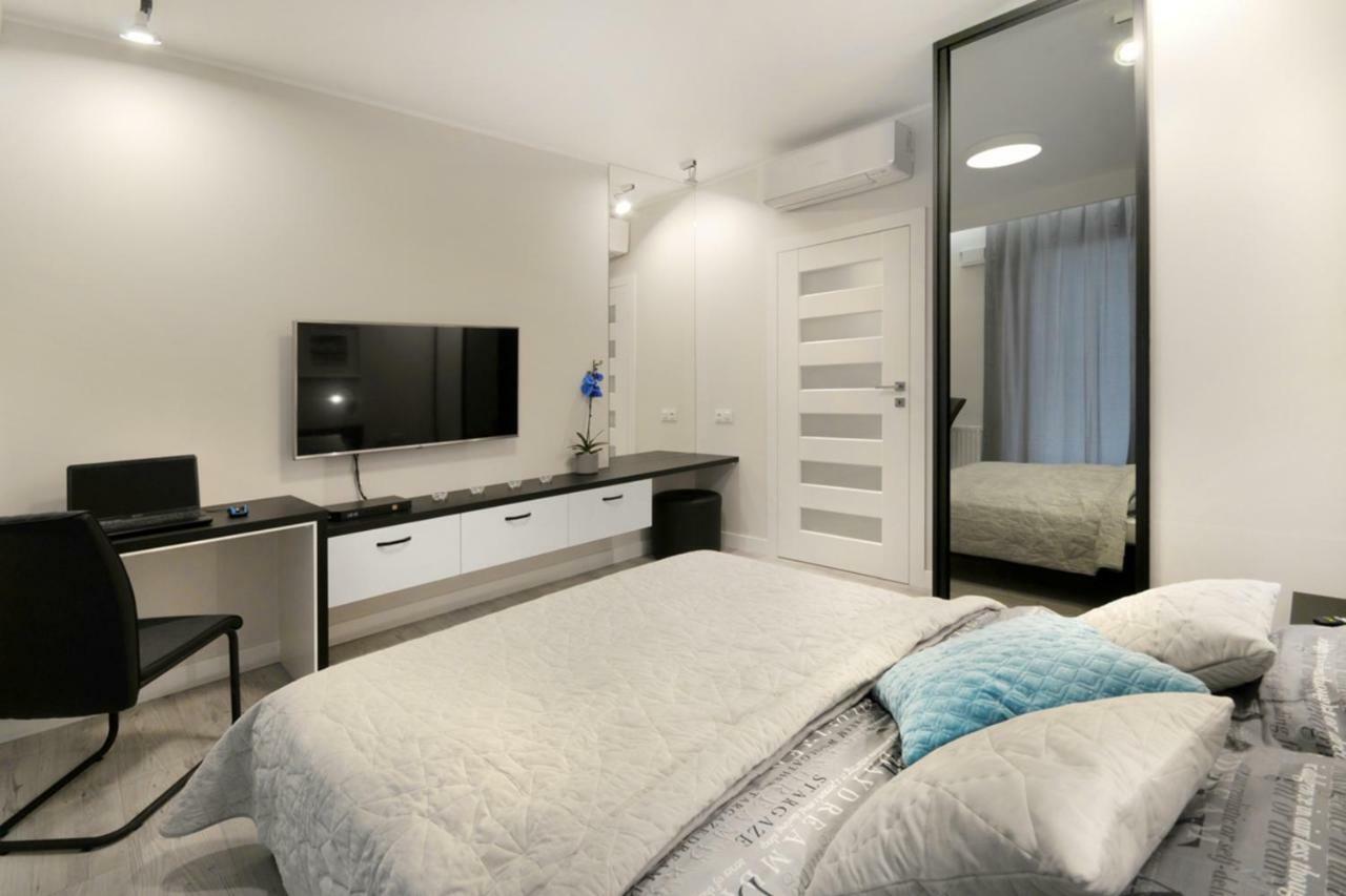 P&O Serviced Apartments Solec Warschau Buitenkant foto
