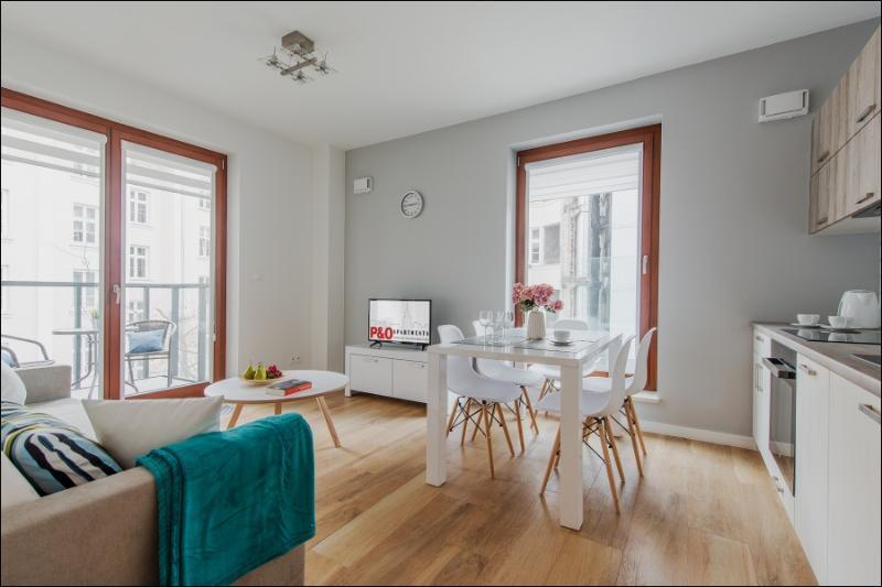P&O Serviced Apartments Solec Warschau Buitenkant foto