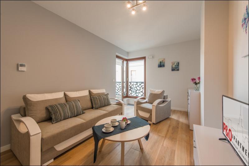 P&O Serviced Apartments Solec Warschau Buitenkant foto