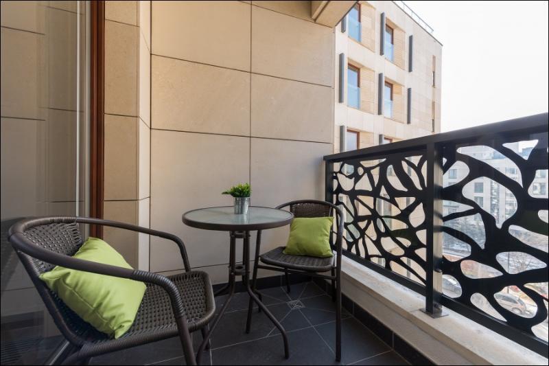 P&O Serviced Apartments Solec Warschau Buitenkant foto