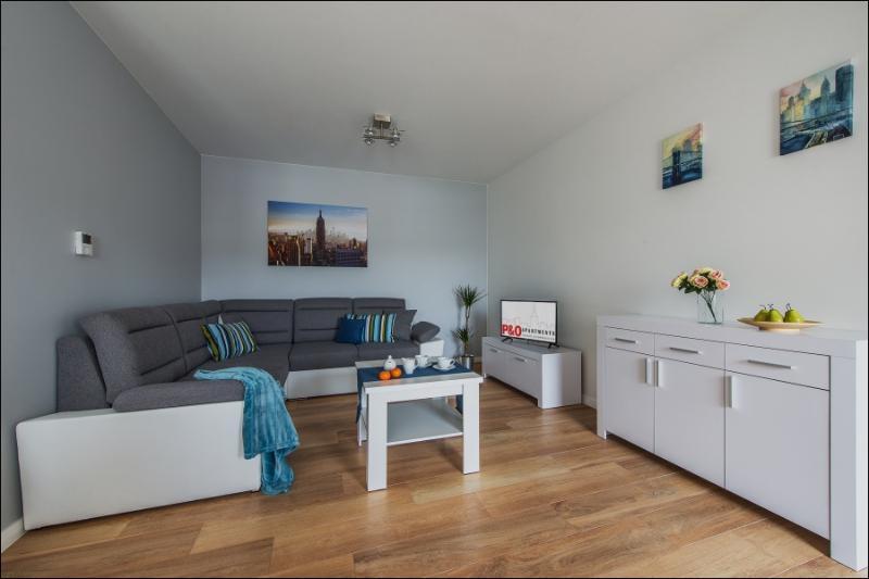 P&O Serviced Apartments Solec Warschau Buitenkant foto